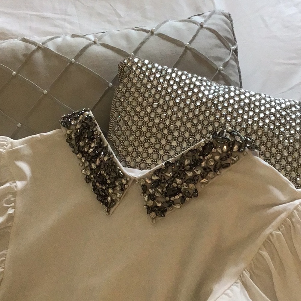 Puff sleeved bling collar